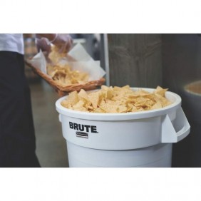 fg262000wht-ur-brute-20g-white-in-use-kitchen-dtl_xl_low
