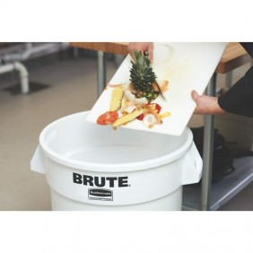 fg263200wht-ur-brute-32g-white-in-use-kithcen-dtl_xl_low