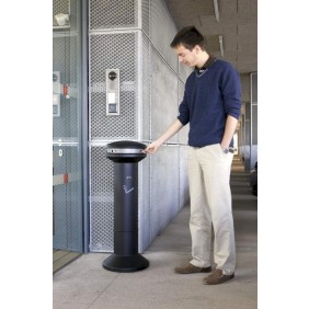 fg9w3400bla__infinity_smoking_station__in_use_xl_low